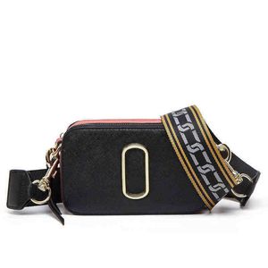 Moda Mark Crossbody Bag Tasarımcı Omuz Çantası Kadınlar İçin Akşam Çantaları Kore Versiyonu Yeni Doku Kadın Çanta Geniş Kayış J Moda Renk Eşleşmesi Tek Kadın Çanta