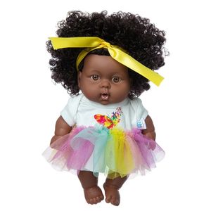 Bebekler Siyah Bebek Bebek için 8inch Afro -Amerikan Gerçekçi Vinil Kıvırcık Saç Koyu Cilt Çocuklar Çocuklar Dollhouse Hediye Dropship 231211