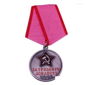 Pins Broches Medalha para Valor do Trabalho Soviético Russo Urss Esmalte Emblema CCCP Aposentado Honor Drop Delivery Jóias Dhqis