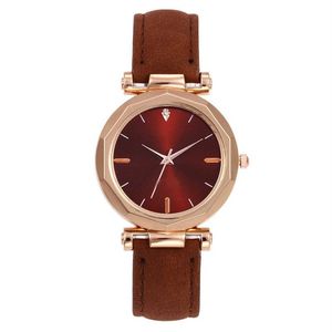 Tasarımcı Cool Womens Ladies for Ladies Watches Moda Business Wristwatch Montre De Luxe Hediye274b