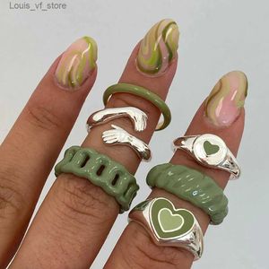 Bant Halkaları Vintage 6pcs Yeşil Kucak El Yüzükleri Kadınlar için Set Metal Boya Kaplama Yaratıcı Ins Style Love Heart Ring Fashion Takı T231213