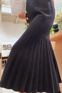 Юбки Dabuwawa с металлической пряжкой, ампирная плиссированная вязаная юбка, женская коллекция 2023 года, складная и расклешенная драпированная рождественская юбка DM1DSK003