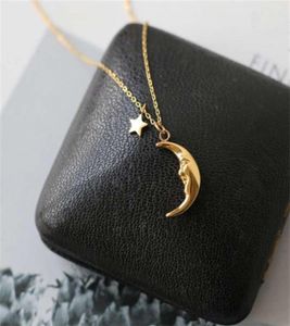 18 k Gold Moon Star Charms ile Titanyum Kolye Kadın Paslanmaz Çelik Mücevher Tasarımcısı T Gösterim Pist Gown Nadir Gotik Japonya 21091501292