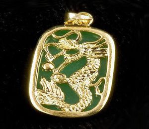 Кулон и ожерелье в форме дракона из цельного изумрудно-зеленого нефрита и желтого золота 8718257