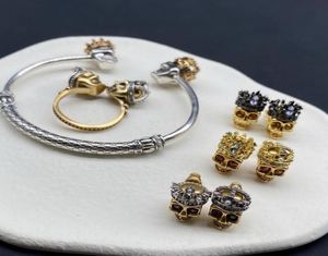 Novo projetado coroa crânio women039s pulseira aberta sexy vintage latão 18k banhado a ouro luxo senhoras pulseira amq10k9084160