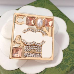 Tasarımcı broş pim geometri broşlar pimler gül altın kaplama düğün mücevher hediyeleri lüks takım elbise pim düğün parti fular jewerlry aksesuarlar hediyeler