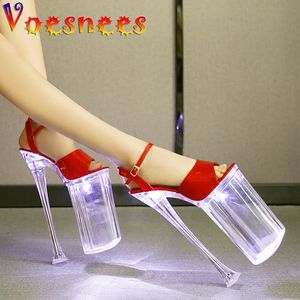 Sapatos de vestido Clear Super Salto Alto 26cm Brilho LED Brilho Espesso Sandália Plataforma de Verão Stiletto Show Pole Dance 231214