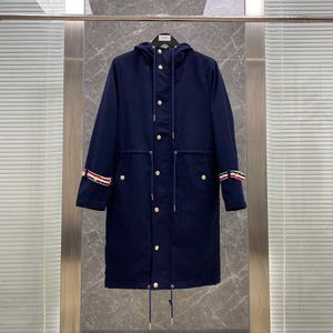 Прямые продажи. Пальто в стиле парка TB высокой версии с ткаными манжетами и декоративным капюшоном на молнии.