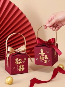 Hediye sargısı Çin tarzı düğün özel kağıt şeker kutusu hediyeler konuklar için hediyelik eşya ambalajı 2023