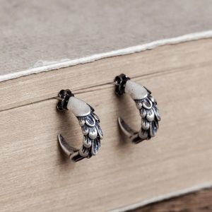 Stud yeni varış erkek serin antika 925 STRING Silver Eagle Claw Stud Küpe Alerji Ücretsiz Moda Takı Arkadaşlar İçin En İyi Hediye