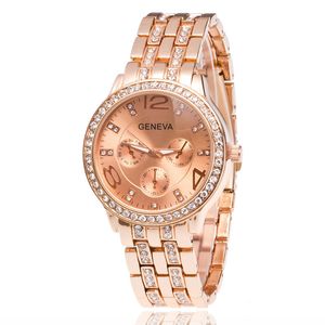 Womenwatch falso três olhos geneva aço banda relógio com diamante conjunto de ouro feminino liga relógio designer feminino