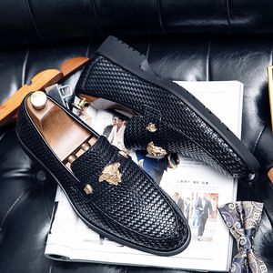 Elbise Ayakkabı Siyah Erkekler Deri Ayakkabı Tasarımcı Loafers sivri uçlu broges Business Resmi Giyim Marka Yüksek Kalitesi 231218