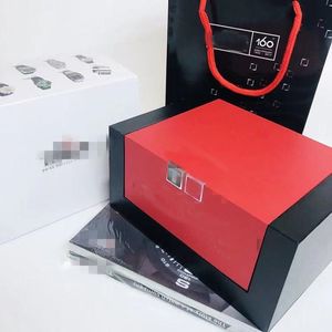 Роскошные коробки для часов. Дизайнерские прямоугольные черно-красные корпуса. Бумажная коробка с бирками и сертификатом оригинальности. Магазин подарочных коробок унисекс.