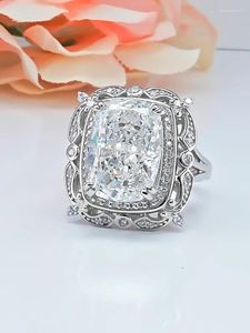 Cluster Rings White Diamond Retro Fashion 925 Sterling Silver Ring Set Paired With High Carbon Niche Wedding Jewelry Wholesale