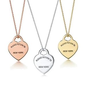 Yeni Kalp Anahtar Kolye Kolyeleri Orijinal 925 Gümüş Aşk Kolye Cazibesi Kadınlar DIY Cazibe Takı Hediyesi Klavikula Zinciri Yüksek Son Marka Tasarımcı Kolye