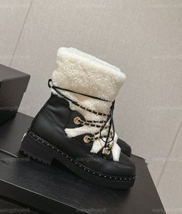 Luxury Lace-Up Chain Platform Chunky Boot Snow Boots Women Winter Warm Western Boot Fur Ladies Outdoor Leisure Shoe Designer Ankle Black White Chelsea Boot with box