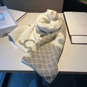 Lenço de designer de luxo para mulheres cachecol alfabeto elegante cem lenço de seda feminino super alto valor cem calor inverno clássico versátil