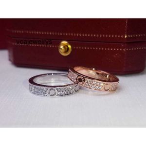 Tasarımcı Band Rings 2022 Luxurys Designers Çift Yüzüğü Bir tarafla ve diğer sidexquisite ürünlerinde elmas çok yönlü hediyeleri güzel hale getiriyor