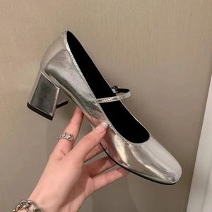 Silver Mary Jane Lolita Ayakkabı Kadınlar 2023 Sonbahar Ayakları Kayış Yüksek Topuk Pompası Kadınlar Kalın Yüksek Topuk Ayakkabı Patent Deri Parti Ayakkabıları 231221
