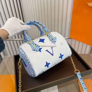Speepy Bag Классическая роскошная сумочка с большой V буквы Vampe Canlie Story содержит красивое дизайнерское дизайнерское украшение пакеты по магазинам