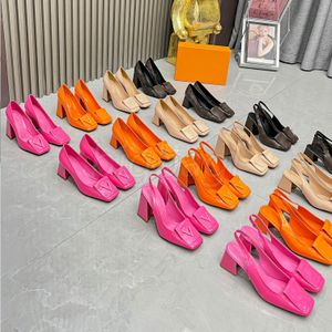 Tasarımcı Sandal Sallama Sandalet Slingback Pompa Kadın Topuk Buzağı Deri İtalya Marka Slide Slip-On Topuk Lüks Elbise Ayakkabı