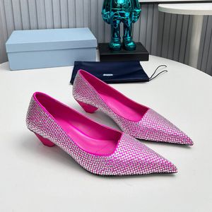 Designer Rhinestone Dress Shoes Point dedo de luxo feminino Sandália Slingbacks Slingbacks 4cm Sandals de salto de gatinho bombas de festa de senhora