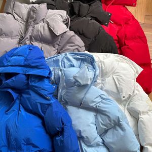 Tasarımcı Ami22 Sonbahar/Kış Sınırlı Kapsül Serisi Altı Renk Serisi Aşk Down Ceket Amis Aplike Down Ceketler Parka Amis Amis Puffer Ceket Kapşonlu Premium