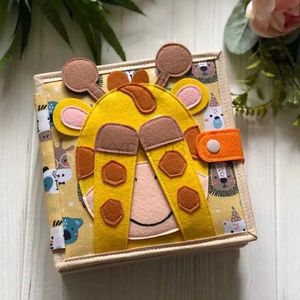 Intelligence toys Montessori Toy Giraffe Busy Board 3D Felt Book For Fine Motor Skills Early Education Habits Knowledge Developingzln231223