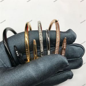 Moda Bilek Tasarımcısı Lüks Bileklik Takım Bilezikler Paslanmaz Çelik Zincir Bahar-Ring-Clasps Erkekler İçin Snap Bangles Button264h