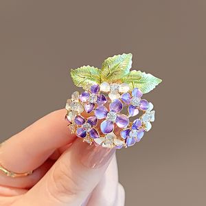 Neue lila hortensie brosche für Frauen Männer Pflanzen Blumenanlagen Pins Damen Legierung Sweater Brosche Luxusschmuckzubehör Accessoires