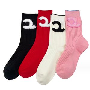 Kadın Kız Çizgili Pamuk Çoraplar Hediye Partisi için Sevimli Özel Mektup Çorap 4 Renk