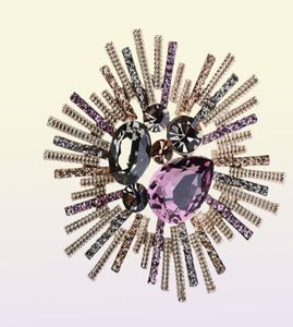 Lüks Tam Yanıp Sönen Kristal Broşlar Kadınlar için Korsage Ceket Takım Pin Aksesuarları Kadın Broche Moda Noel Hediyeleri Jewelry5108487