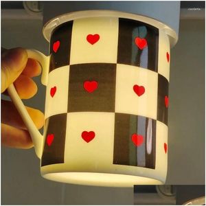 Canecas de canecas de estilo europeu de gente de caneca de caneca de caneca de alta qualidade sala de chá da sala de chá casal para férias de férias dando entrega de queda cheia de caixa