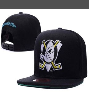 Новые Men039s Anaheim Mighty Ducks Snapback Hats Логотип команды Вышивка Спортивные регулируемые хоккейные кепки Хип-хоп Шляпы с плоским козырьком Bl2188836