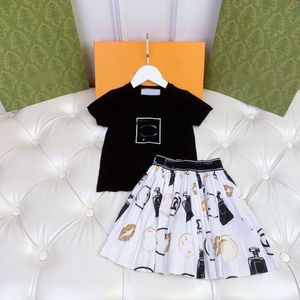 комплект детской одежды, летняя новая плиссированная юбка с короткими рукавами для девочек, полуюбки, роскошный дизайнерский милый комплект из двух предметов для детей CSD2312262