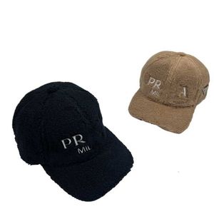 Шаровые шапки минималистские мягкие топ -дизайнер бейсбольной шляпы Черный коричневый вышитый буква