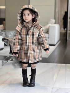 Çocuk Tasarımcı Kids Bebek Giysileri Kapşonlu Kış Paltosu Ceket Erkek Kız Kalın Sıcak Aşım Giysileri% 90 Beyaz Ördek Ceketleri Fasion Rüzgar Geçirmez Tasarım Çıkarılabilir Kapak