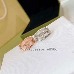 Kadın Ring Flower Gül Altın Yüksek Kaliteli AAA Tasarımcı Tarzı 18K Designar Style 2023 Yeni Model