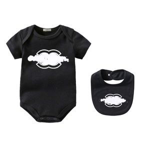 Yeni doğan bebek tulum bebekler iki parçalı set onesies bodysuit çocuklar kısa kollu saf pamuk gübre kumaş klasik yepyeni doğan bebekler atanlar csd2312284