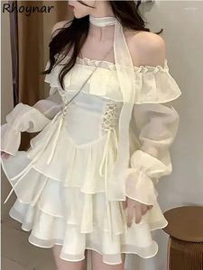 Sıradan Elbiseler Mini Kadın Slash Boyun Giysileri Estetik Kore Moda İnce Tatlı Ruffles Prenses Girlish Girlish Light Chic Kawaii
