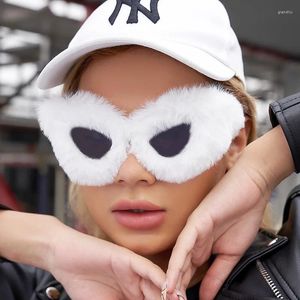 Güneş Gözlüğü Kadın Peluş Moda Kedi Göz Punk Yumuşak Velvet Gölgeleri Bayanlar Kış Termal Kabarık El Yapımı Parti Masquerade Eyewear