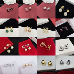 Luxury Rhinestone Earrings Studs Lady Designer Chic Studs Ear Wear Retro Gold Plated Earrings Jewelry Birthday Gift