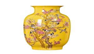 Вазы Фарфор Цзиндэчжэнь Антикварная китайская ваза Желтая глазурованная сорока на сливовом дереве с узором Big2849509