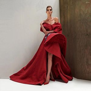 Sıradan Elbiseler Arapça Burgundy Balo Kıyafetleri Nakış Vestido de Fiesta Muhteşem Uzun Resmi Kadınlar için Seksi Parti Elbise Kapalı