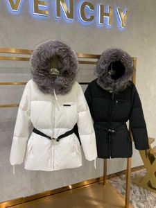 Winterfuchs-Damen-Daunenjacke mit großem Haarkragen, weißer Entendaunenfüllung mit Gürtel, Taillenverschlankung, importierte Oberfläche, um wind- und wasserdicht zu sein.