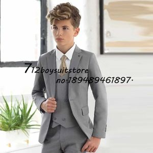 Костюмы Grey Boys костюм формальный Blazer Свадебный смокинг 3 кусок детский жилевой жилевой жилет полная одежда HKD230704