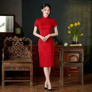 Etnik Giyim Kırmızı Jakard Satin Cheongsam Oryantal Gelin Elbise Çin Seksi Kısa Kollu Mandarin Yakası Kadınlar Qipao