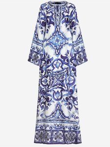 Sıradan elbiseler en yeni sonbahar pist gevşek maxi elbise kadınlar mavi ve beyaz porselen çiçek baskı bohem tarafı bölünmüş uzun vestidos kadın cübbesi j230705