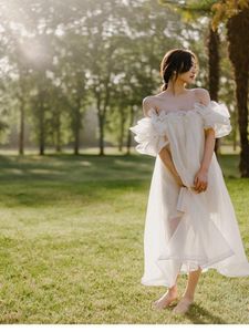 Günlük elbiseler dalmazzo pist tasarımcısı beyaz organze boncuk romantizm uzun elbise kadınlar eğik boyun sızıntısı omuz gevşek parti vestidos 2023