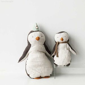 Animais de pelúcia recheados feitos à mão Pinguim de pano brinquedo ornamento para casa de bebê Aconchegante boneca de animal carinhoso para recém-nascidos pinguim mãe e bebê boneca de linho de algodão macio L230707